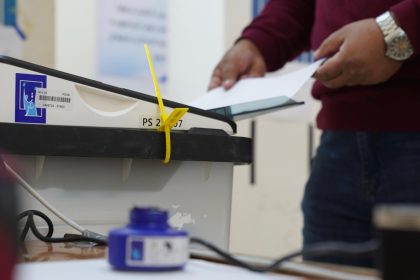المفوضية: سجلنا تزايداً كبيراً من قبل الناخبين على مراكز الاقتراع