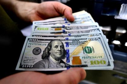 انخفاض أسعار الصرف إلى 151 ألف دينار مقابل كل 100 دولار