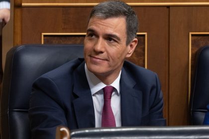 رئيس الوزراء الاسباني يصل الى بغداد في زيارة رسمية