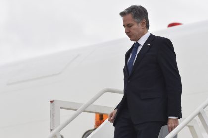 وزير الخارجية الامريكي يصل تركيا في اولى محطات جولته في المنطقة