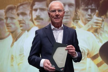 وفاة قيصر كرة القدم الألمانية "فرانز بكنباور" عن عمر ناهز 78 عاماً