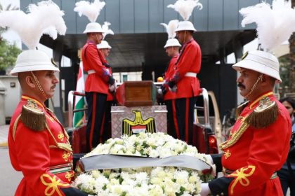 بالصور.. الصحة تجري مراسم تسليم رفات 172 من شهداء الانفال إلى لجنة من اقليم كردستان