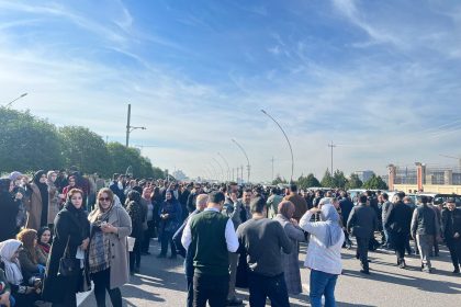 وقفة احتجاجية أمام مقر الأمم المتحدة في أربيل للتنديد بالهجوم الإيراني