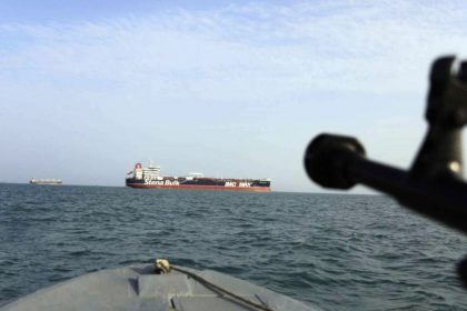 واشنطن تطالب بكين باستخدام نفوذها لدى إيران لوقف هجمات البحر الأحمر