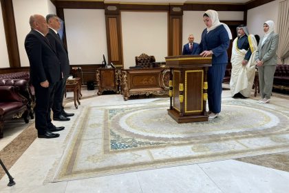 عدد من أعضاء مجلس البصرة يؤدون اليمين القانونية أمام رئيس محكمة الاستئناف