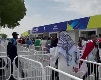 بالفيديو.. زحف جماهيري عراقي إلى ملعب مباراة منتخبنا الوطني ونظيره الأردني