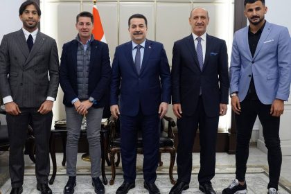 السوداني يستقبل وفد منتخبنا الكروي ويؤكد استمرار الدعم له وللكادر التدريبي