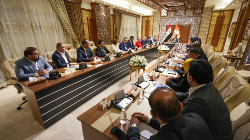 الرئيس الحلبوسي يعقد اجتماعا لنواب الأنبار واعضاء مجلس المحافظة الجدد