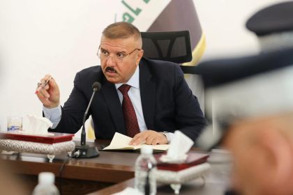 وزير الداخلية يوجه بتفعيل مشروع الإشارات الذكية والرادارات