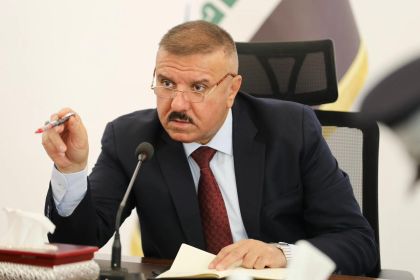 وزير الداخلية يصل البصرة ويعقد اجتماعا مع القيادات الأمنية