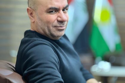 بالوثيقة.. القضاء يصدر أمر قبض بحق المحلل السياسي "عماد باجلان"