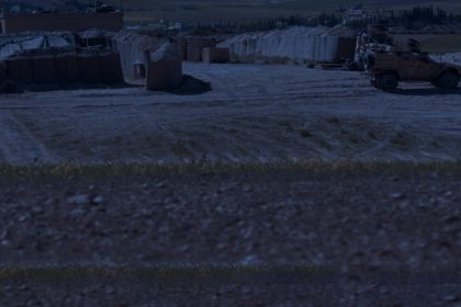 اسقاط عدة صواريخ استهدفت القاعدة الامريكية في حقل العمر النفطي بسوريا