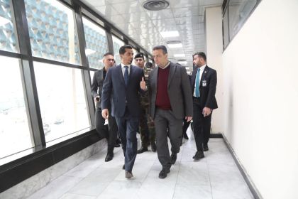 وزير النقل يطلق خططاً خدمية محددة بأطر زمنية في مطار بغداد الدولي