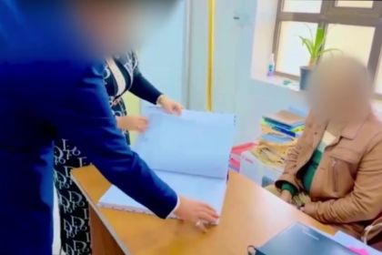 النزاهة توقع بمسؤول في الديوانية لإقدامه على فتح سجل عقارات والاحتفاظ به بمنزله