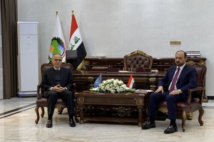 محافظ الانبار وبعثة يونامي يبحثان تعزيز الدعم للعائدين من مخيم الهول والنازحين بالمحافظة