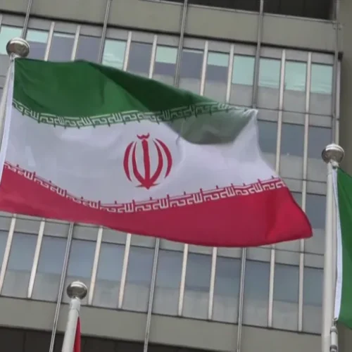 مباحثات أوروبية إيرانية بشأن رفع العقوبات عن طهران