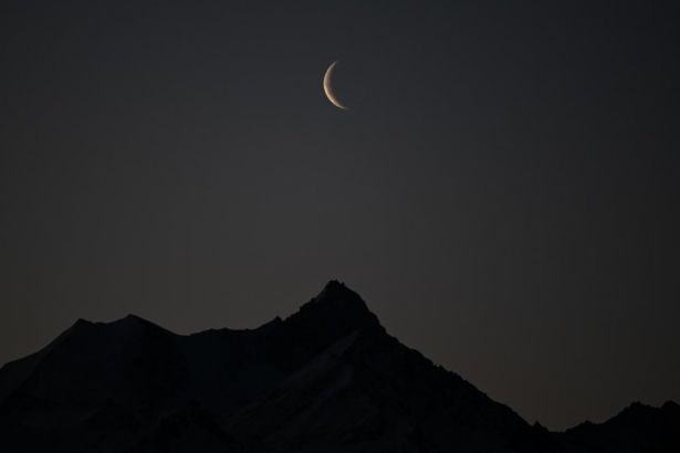 الامارات وقطر تعلنان يوم غد الاثنين اول ايام شهر رمضان