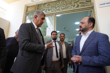 محافظ الأنبار يطلع على عمل مديرية التسجيل العقاري ويلتقي بالمواطنين