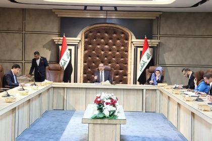 العلاق: عدم استقرار سعر الصرف سببه وجود تجارة غير شرعية يقوم بها صغار التجار