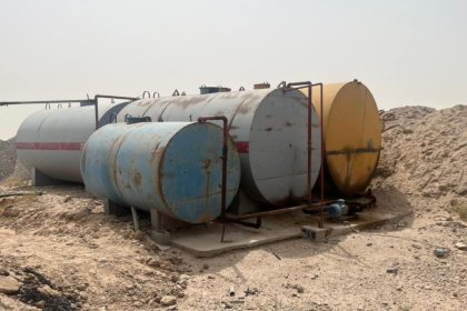 مصادرة 34 عجلة مع سائقيها تستخدم لتهريب النفط وضبط 4 مواقع نفطية