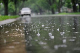 بابل والمثنى تعطلان الدوام الرسمي غدًا الثلاثاء بسبب سوء الأحوال الجوية