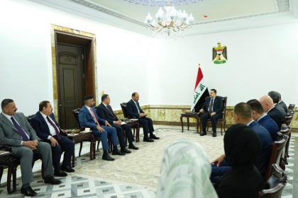 السوداني يستقبل محافظ الأنبار ورئيس وأعضاء مجلس المحافظة