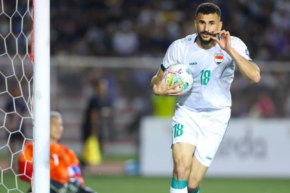 المنتخب الوطني يسجل الهدف الثالث في مرمى الفلبين عن طريق ايمن حسين