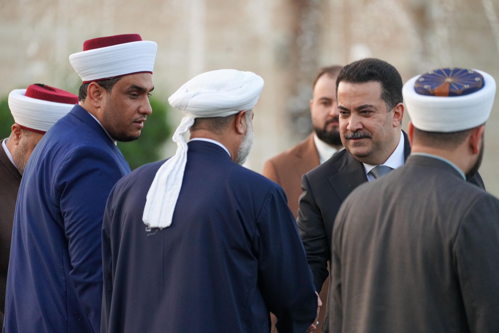 السوداني: الحكومة تضع نصب عينها خدمة العراقيين بدون استثناء