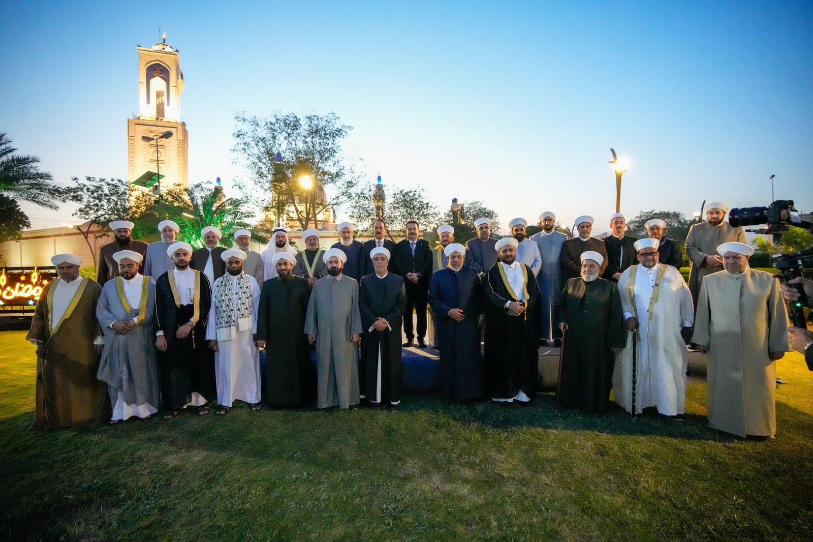 السوداني: الحكومة تضع نصب عينها خدمة العراقيين بدون استثناء