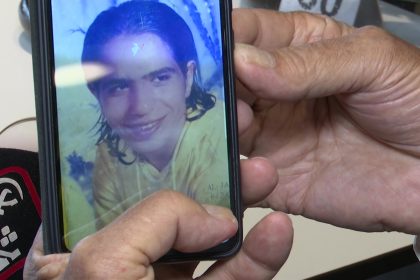 رجل يناشد الخارجية العراقية لمعرفة مصير ابنه المعتقل منذ سنوات في السجون السورية