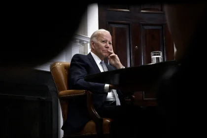 بايدن يقطع عطلته للتشاور مع فريق الأمن القومي بشأن أحداث الشرق الأوسط