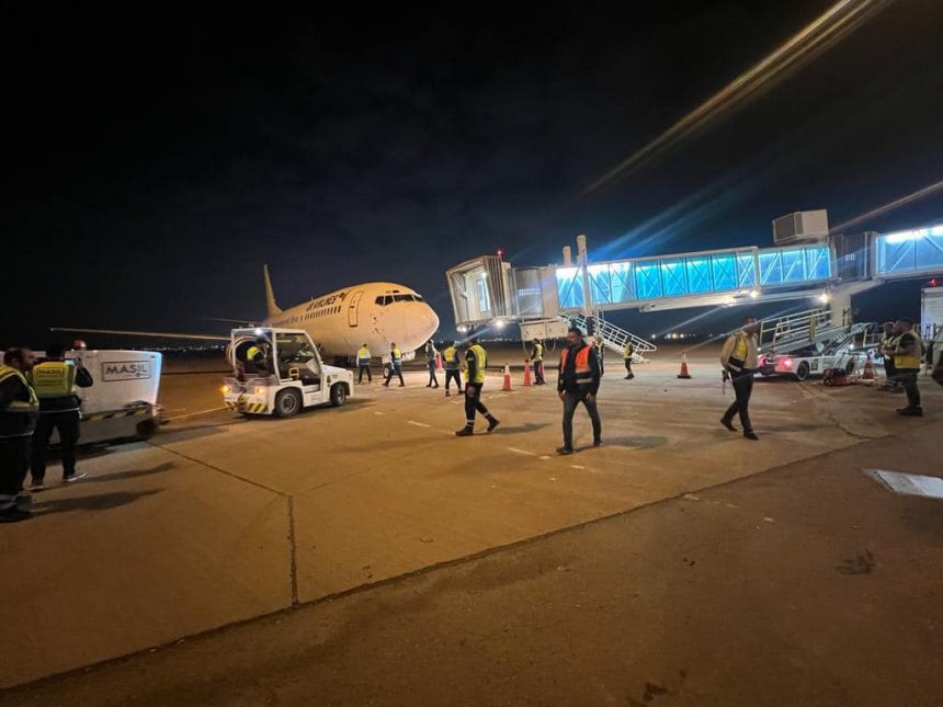 النقل تعلن إيقاف حركة الطيران في جميع المطارات العراقية الى اشعار آخر