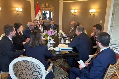 وزير التخطيط يلتقي في واشنطن وفد البنك الدولي لبحث آليات جدولة القروض الخارجية