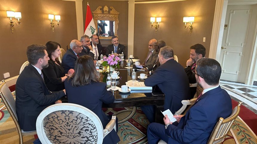 وزير التخطيط يلتقي في واشنطن وفد البنك الدولي لبحث آليات جدولة القروض الخارجية