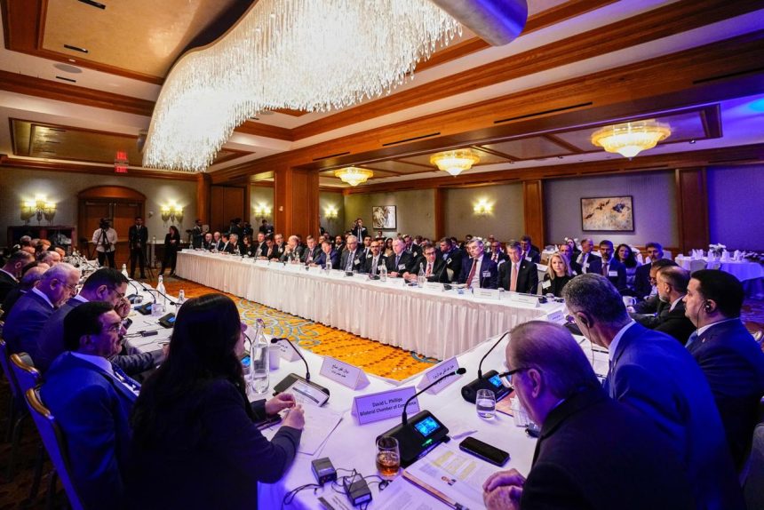 السوداني: وضعنا خطة لتحويل 40% من صادراتنا إلى مشتقات نفطية