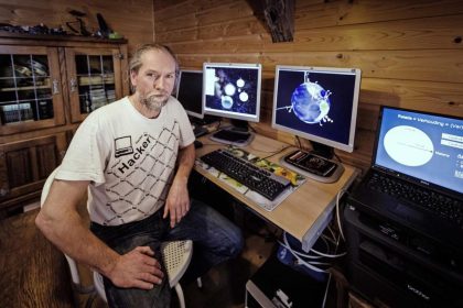 خبير الزلازل الهولندي الشهير يحذر من ظاهرة على سواحل المتوسط