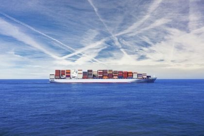 هيئة بحرية بريطانية: إصابة ناقلة نفط بصاروخ قبالة سواحل اليمن