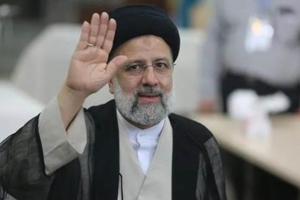 وفاة الرئيس الإيراني إبراهيم رئيسي والوفد المرافق له في تحطم المروحية