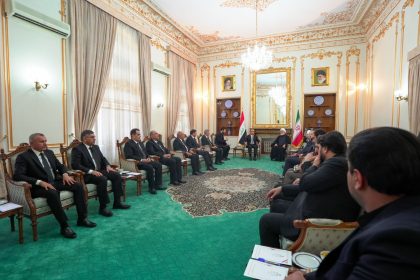 القاضي زيدان يلتقي رئيس السلطة القضائية في إيران