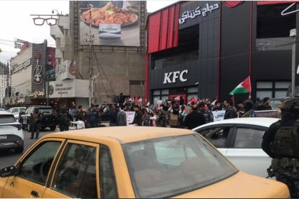 مصدر للرشيد: إعفاء آمر فوج وحجز اثنين آخرين ومجموعة ضباط نتيجة حوادث استهداف المطاعم ببغداد