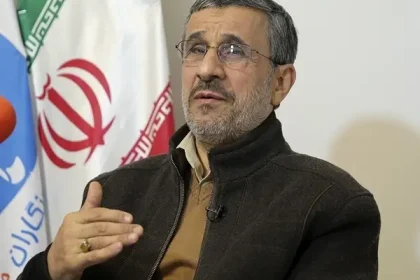 أحمدي نجاد يعلن ترشحه للانتخابات الرئاسية في إيران