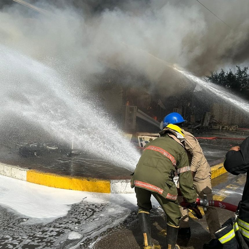 الدفاع المدني: وفاة 4 عمال يحملون الجنسية العربية بعد إخماد حريق اندلع بمخازن تجارية وسط بغداد