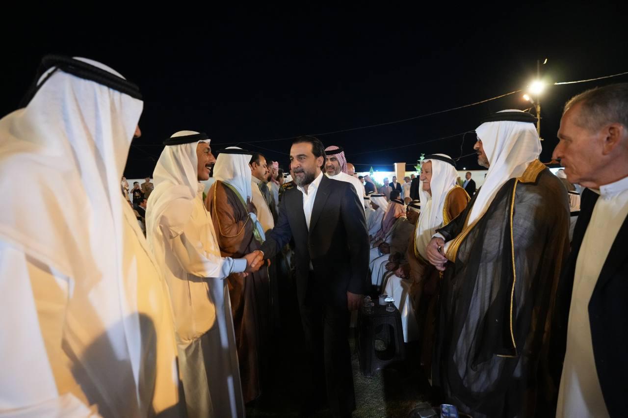 الرئيس الحلبوسي يلتقي أبناء حديثة في مقر عضو مجلس محافظة الأنبار شهاب أحمد ساير.. صور