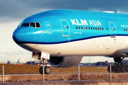 أزمة جديدة تضرب بوينغ 777.. طائرة تعود لأمستردام بسبب مشكلة فنية