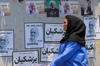 الايرانيون يدلون باصواتهم في الانتخابات الرئاسية