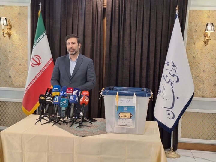 إيران.. مجلس صيانة الدستور يدعو إلى تجنب التكهن بنتائج الانتخابات وسط أنباء عن تقدم بزشكيان