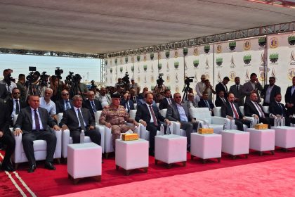 بالصور.. وضع الحجر الأساس لمشروع إعادة إعمار مشروع كاربونات الصوديوم في قضاء الكرمة بالأنبار