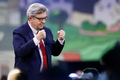 اليسار يحل أولاً في فرنسا ومعسكر ماكرون ثانياً في الانتخابات التشريعية