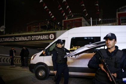 الشرطة الهولندية تتسبب في إلغاء قمة فينوورد وأياكس