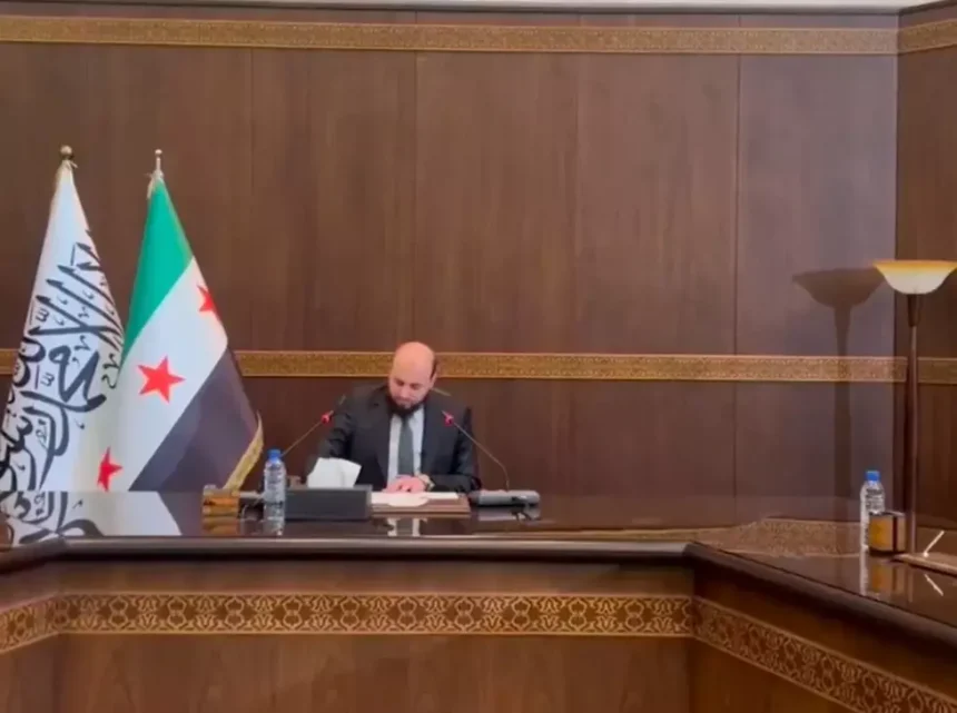 الحكومة السورية الجديدة تعلن تعليق العمل بالدستور والبرلمان لمدة ثلاثة أشهر